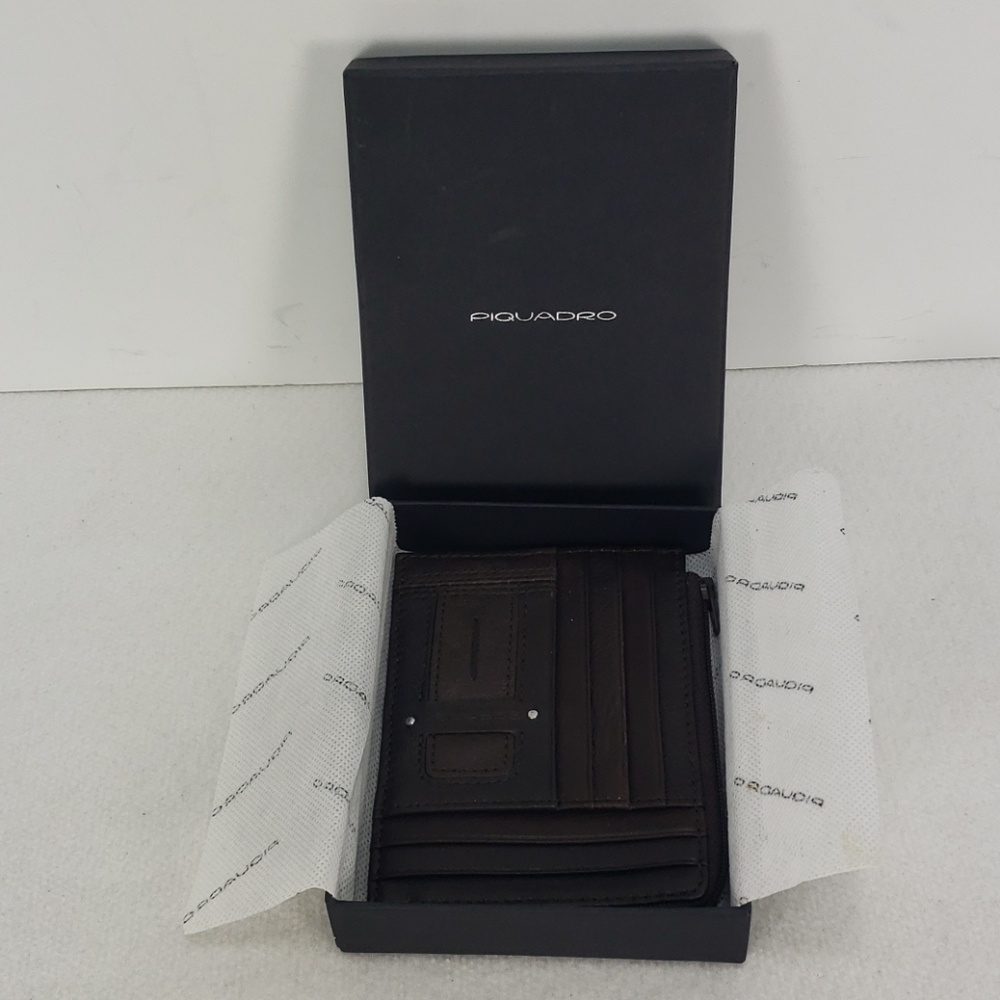 NEW PIQUADRO LEATHER CREDIT CARD HOLDER ZIP COIN